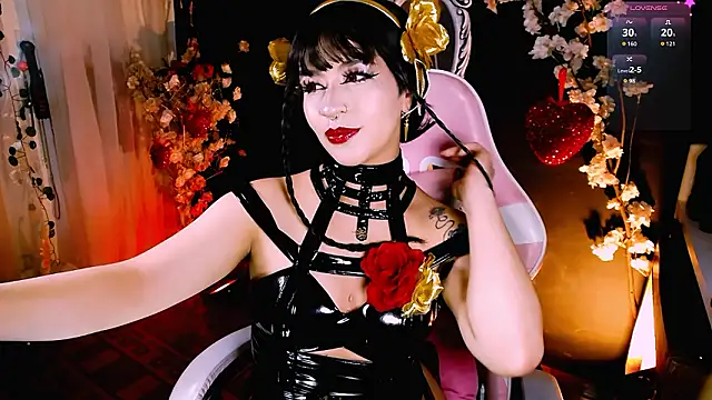 Snapshot of kitty_roxy chatting on February 21, 6:48 am kitty roxy online show from February 21, 6:48 am