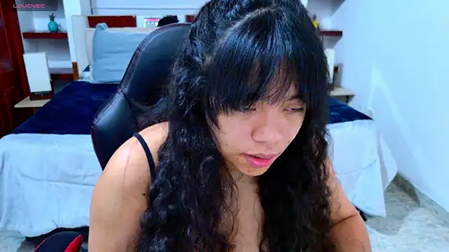 laureentt  online show from October 23, 3:05 am