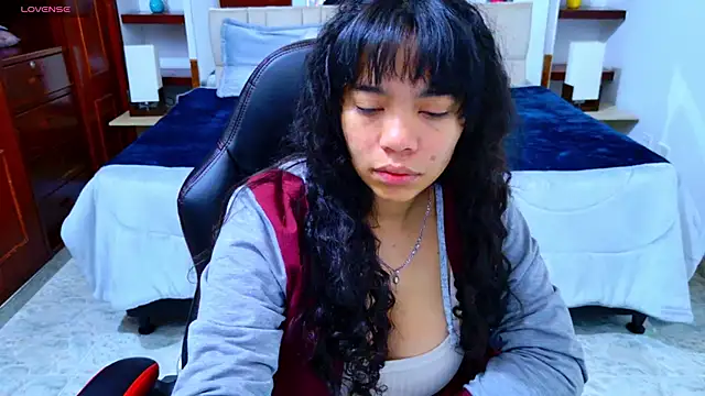 laureentt  online show from November 21, 3:16 am