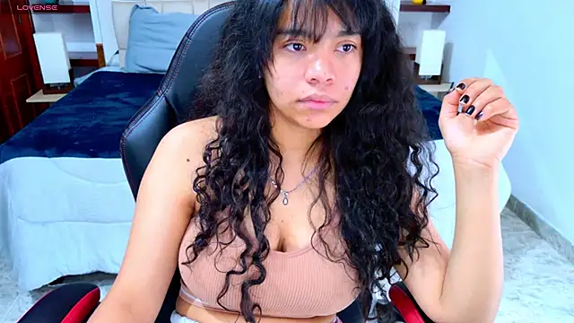 laureentt  online show from October 21, 3:06 am