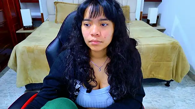 laureentt  online show from November 26, 3:39 am