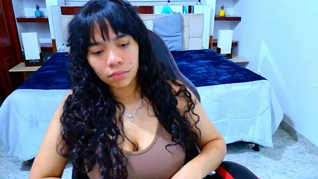 laureentt  online show from November 24, 3:17 am