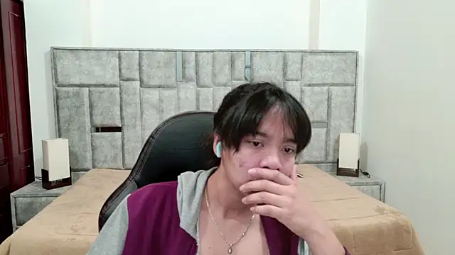 laureentt  online show from April 8, 3:08 am