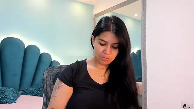 sharlott18 online show from November 22, 11:09 am