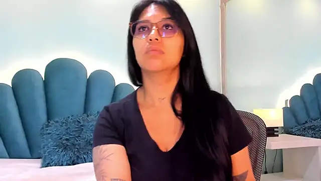 sharlott18 online show from November 15, 2:32 pm