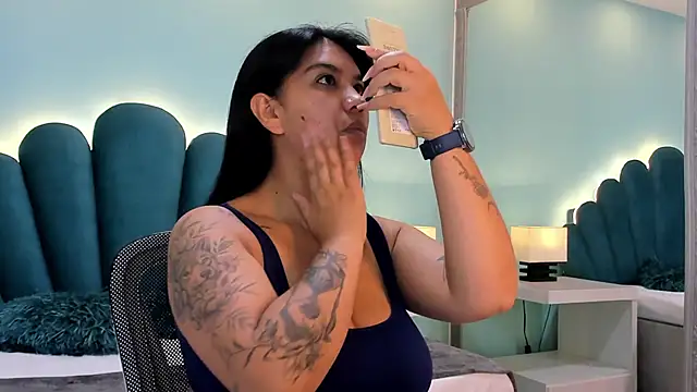 sharlott18 online show from November 2, 12:10 pm