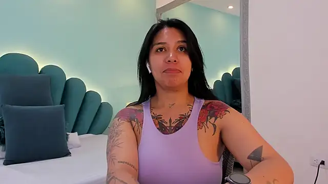 sharlott18 online show from March 28, 6:53 pm