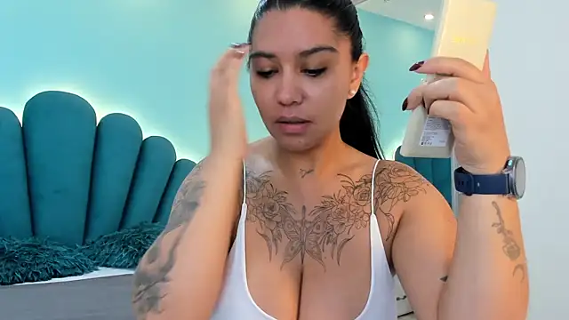 sharlott18 online show from January 15, 1:03 pm