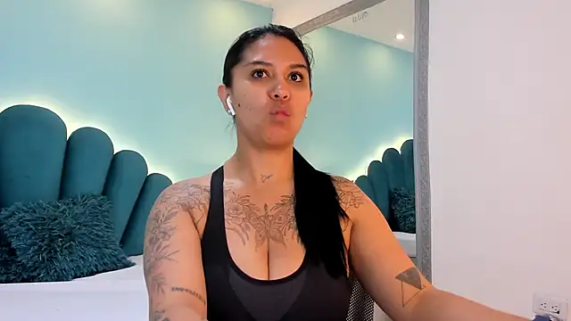 sharlott18 online show from January 13, 12:31 pm