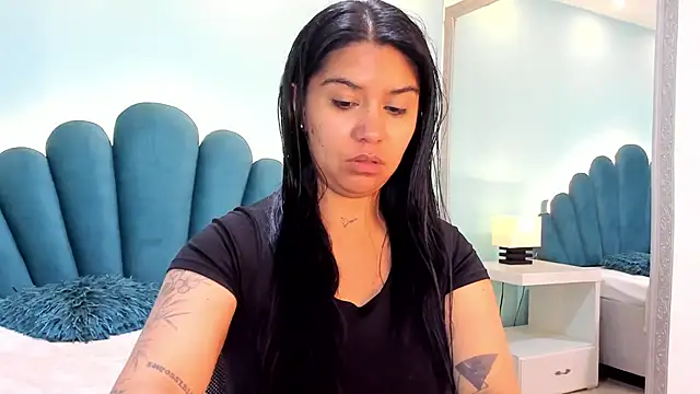 sharlott18 online show from November 6, 1:48 pm