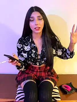 Snapshot of Felicia_smok3 chatting on November 25, 1:28 am Felicia smok3 online show from November 25, 1:28 am