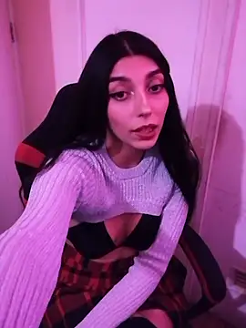 Snapshot of Felicia_smok3 chatting on December 16, 3:30 am Felicia smok3 online show from December 16, 3:30 am