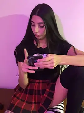 Snapshot of Felicia_smok3 chatting on January 28, 1:29 am Felicia smok3 online show from January 28, 1:29 am