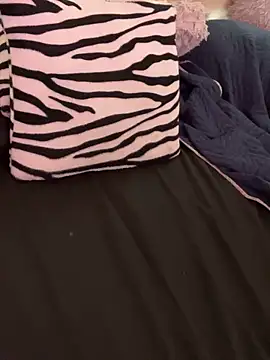 Snapshot of Felicia_smok3 chatting on February 2, 7:04 pm Felicia smok3 online show from February 2, 7:04 pm