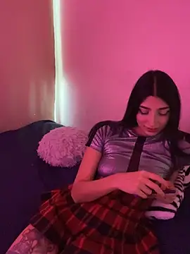 Snapshot of Felicia_smok3 chatting on January 9, 2:33 am Felicia smok3 online show from January 9, 2:33 am