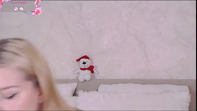 Alexis Powell online show from December 4, 10:42 pm