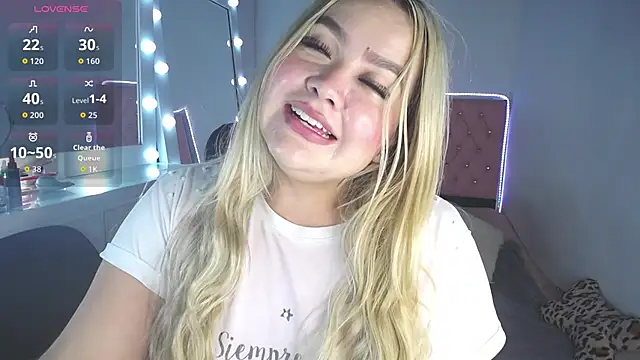 Snapshot of Celeste__sweetx chatting on September 10, 4:44 am Celeste sweetx online show from September 10, 4:44 am