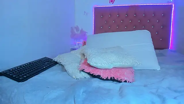 Snapshot of Celeste__sweetx chatting on July 14, 2:05 am Celeste sweetx online show from July 14, 2:05 am
