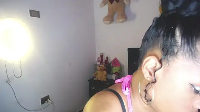 pamela guzmaan online show from October 30, 7:33 pm