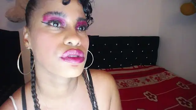 Snapshot of pamela_guzmaan chatting on February 13, 11:16 pm pamela guzmaan online show from February 13, 11:16 pm