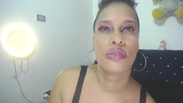pamela guzmaan online show from October 7, 5:36 pm