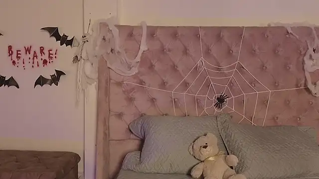 Snapshot of _Linoshka_1 chatting on October 30, 9:44 pm Linoshka 1 online show from October 30, 9:44 pm