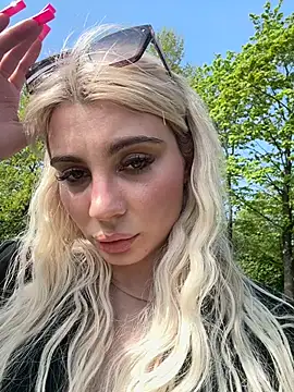 Ashley-Urban online show from May 18, 8:30 am