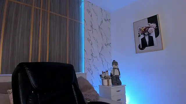 IsabellaAllen online show from December 20, 12:35 am