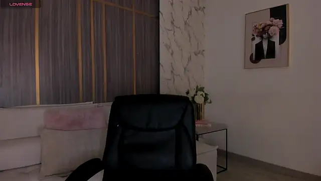 Snapshot of IsabellaAllen chatting on June 16, 11:49 pm IsabellaAllen online show from June 16, 11:49 pm