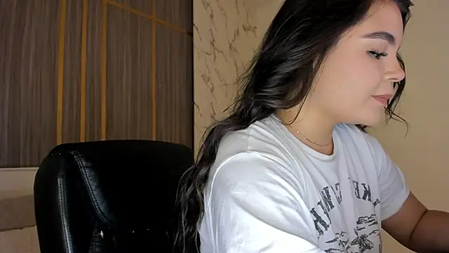 IsabellaAllen online show from February 15, 12:11 am