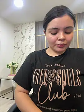 Snapshot of IsabellaAllen chatting on July 5, 8:48 pm IsabellaAllen online show from July 5, 8:48 pm