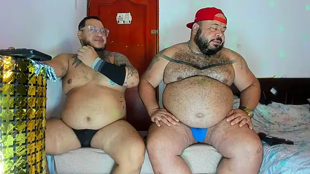 Snapshot of Latino_bigcock chatting on February 26, 4:45 am Latino bigcock online show from February 26, 4:45 am