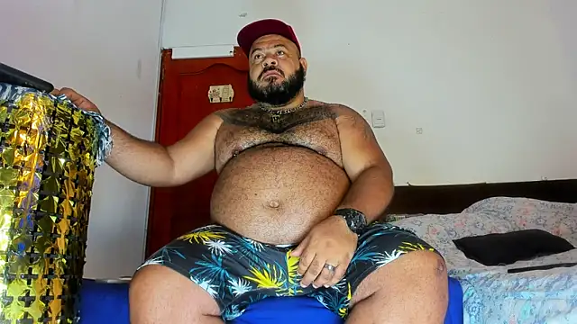 Latino bigcock online show from April 8, 5:14 pm