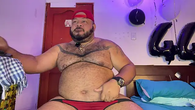 Snapshot of Latino_bigcock chatting on January 9, 7:43 pm Latino bigcock online show from January 9, 7:43 pm