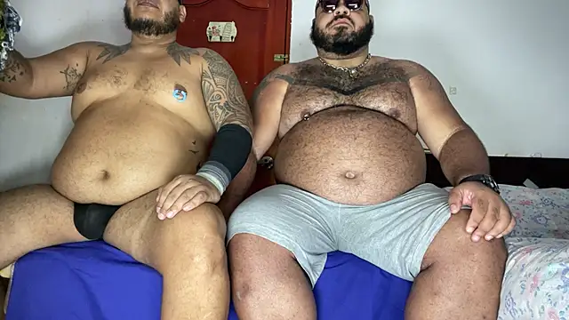 Latino bigcock online show from April 9, 11:33 pm