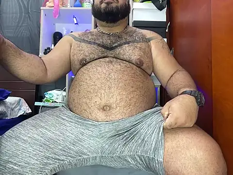 Snapshot of Latino_bigcock chatting on February 7, 8:31 pm Latino bigcock online show from February 7, 8:31 pm