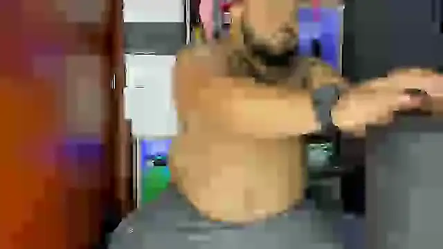 Snapshot of Latino_bigcock chatting on March 11, 2:21 am Latino bigcock online show from March 11, 2:21 am