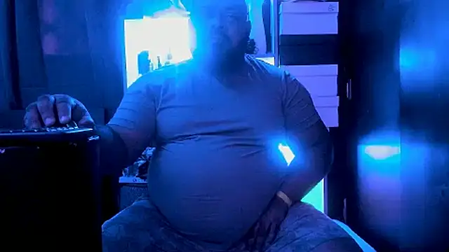 Snapshot of Latino_bigcock chatting on February 23, 6:45 pm Latino bigcock online show from February 23, 6:45 pm