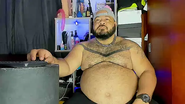 Snapshot of Latino_bigcock chatting on March 20, 2:29 am Latino bigcock online show from March 20, 2:29 am