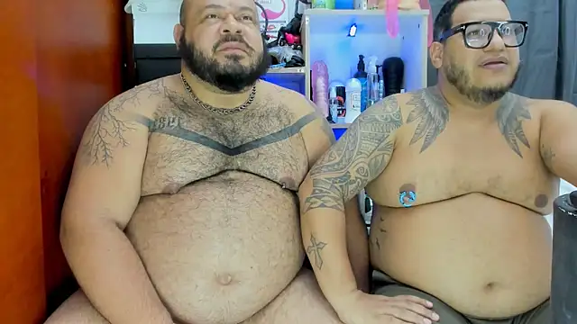 Snapshot of Latino_bigcock chatting on February 7, 5:20 am Latino bigcock online show from February 7, 5:20 am