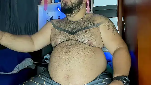 Snapshot of Latino_bigcock chatting on March 13, 11:59 pm Latino bigcock online show from March 13, 11:59 pm