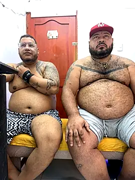 Snapshot of Latino_bigcock chatting on September 27, 1:45 am Latino bigcock online show from September 27, 1:45 am