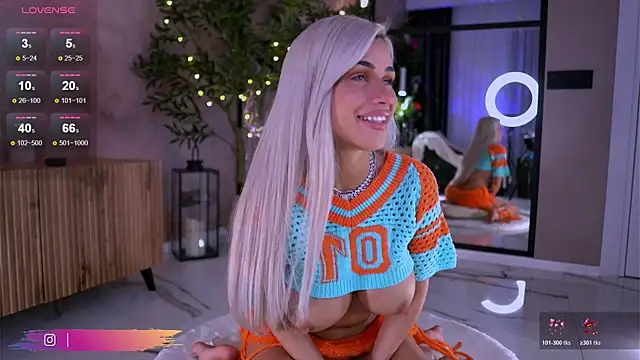 Serene Sophiex online show from May 18, 9:41 pm