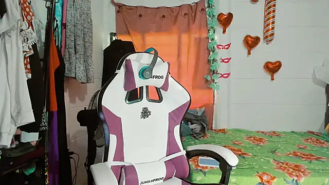Snapshot of SofiaOlivares chatting on February 17, 6:28 pm SofiaOlivares online show from February 17, 6:28 pm