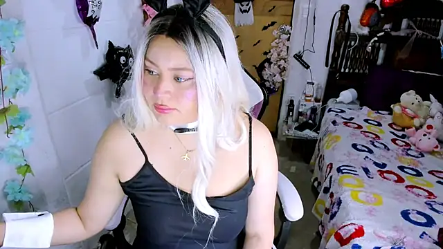 SofiaOlivares online show from October 24, 5:45 pm