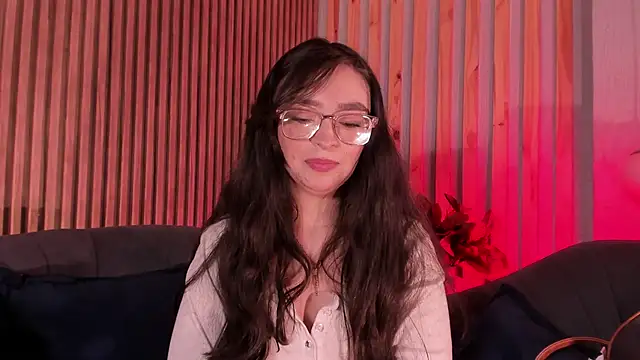 Eva Macalliter online show from March 30, 1:12 pm