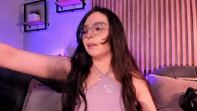 Eva Macalliter online show from March 7, 3:35 am