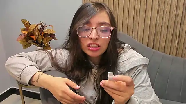 Eva Macalliter online show from March 21, 10:17 am