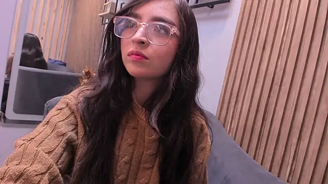 Eva Macalliter online show from September 29, 1:06 pm