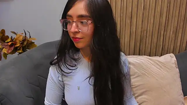 Eva Macalliter online show from March 13, 3:00 am